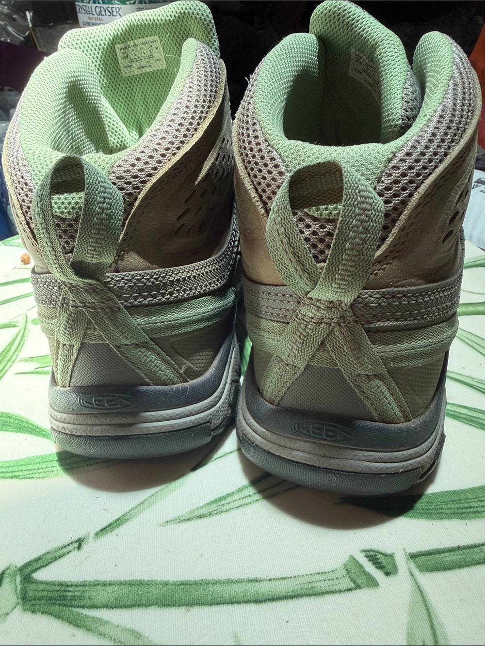 Keen Hiking Boots in Sage Green and Taupe 10 women’s happy hiking! - Picture 7 of 9